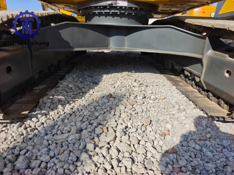 Komatsu PC200 d'occasion à vendre 4