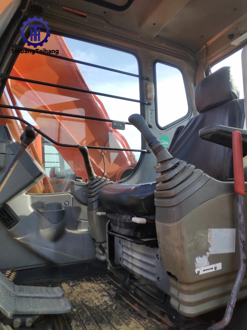 للبيع حفار هيتاشي ZX160 مستعمل