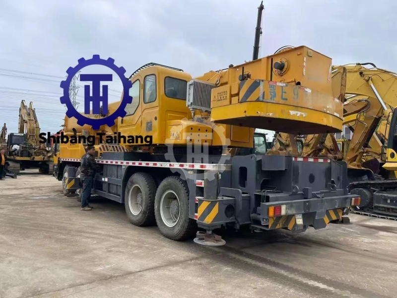Used XCMG 70K-1 Truck Crane