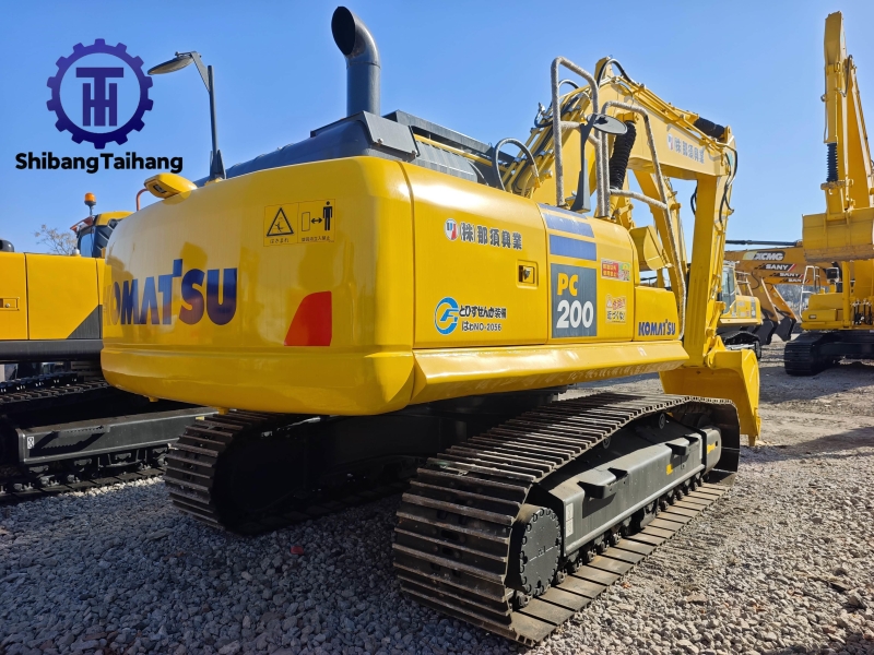 Продается б/у Komatsu 200.