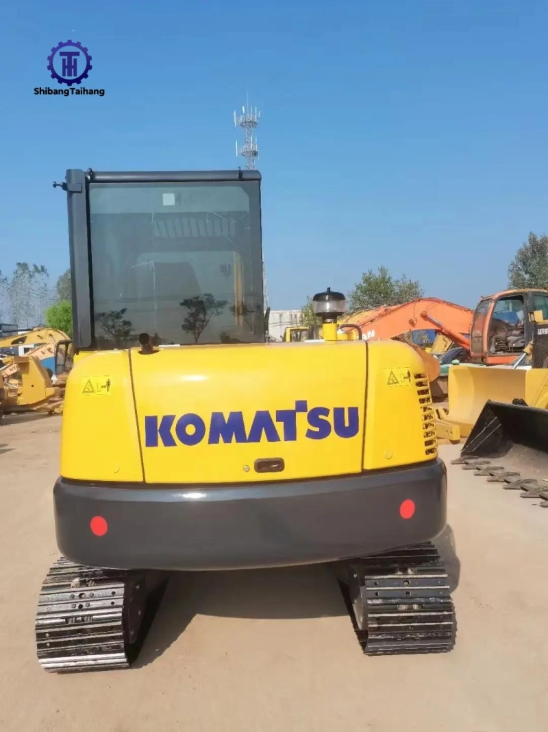 Excavadora Komatsu PC56 usado en venta