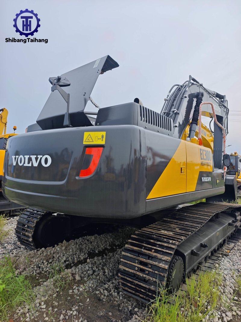 Excavadora Volvo EC300 usada en venta 