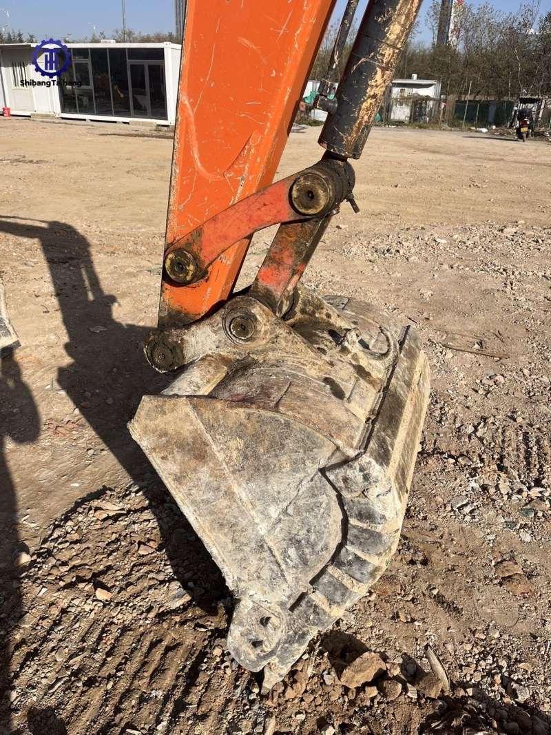 Продается б/у HItachi ZX55