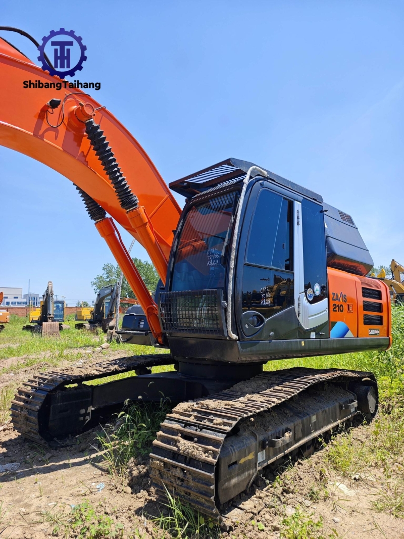 Продается б/у HItachi ZX210.