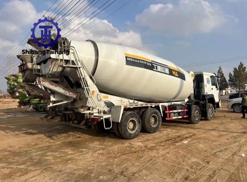 Camión hormigonera 20m³ Usada en venta