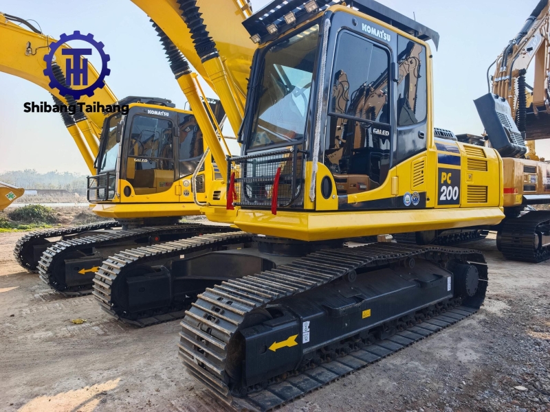 Excavadora Komatsu PC200 de segunda mano en venta