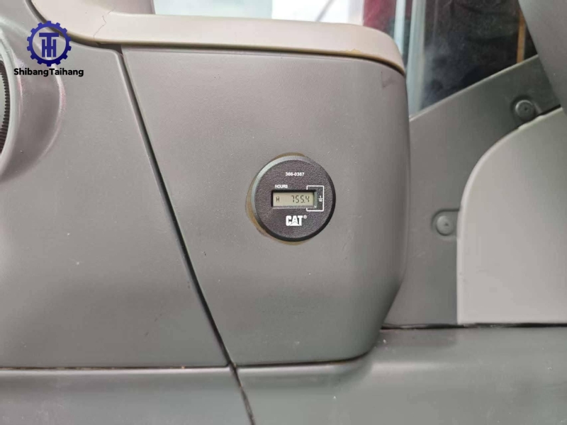 Продается б/у Caterpillar 320