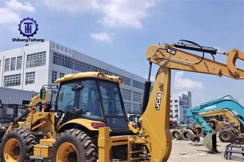 Rétrocaveuse JCB 4CX d'occasion en vente