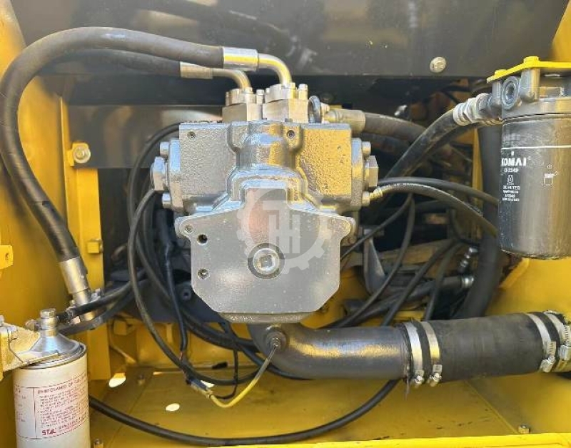 Used Komatsu PC220 for sale 2