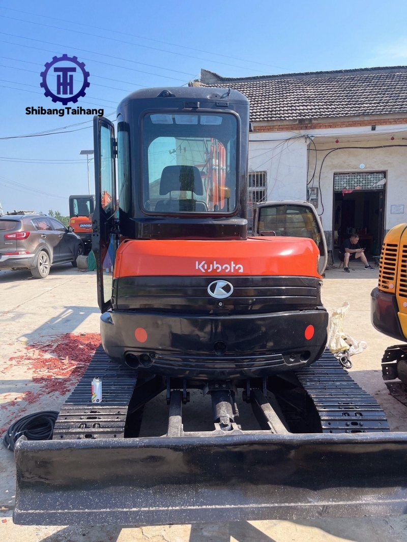 للبيع حفار كوبوتا KX155 مستعمل