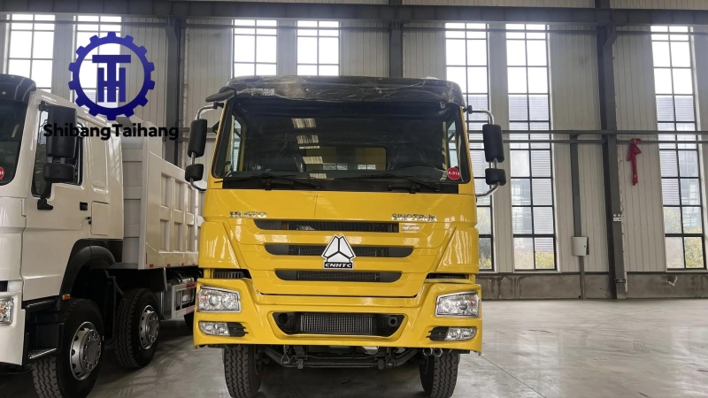 قلابة HOVO 8x4 مستعملة للبيع