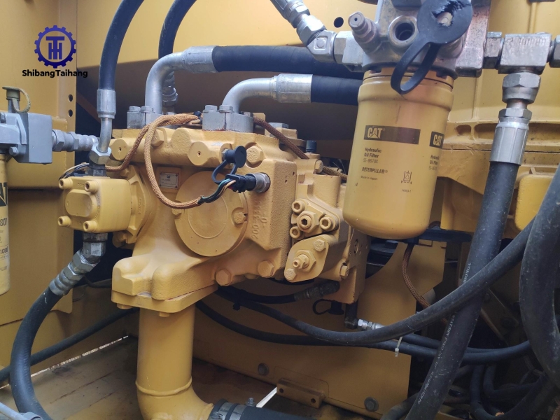 Экскаватор Caterpillar 323 б/у в продаже