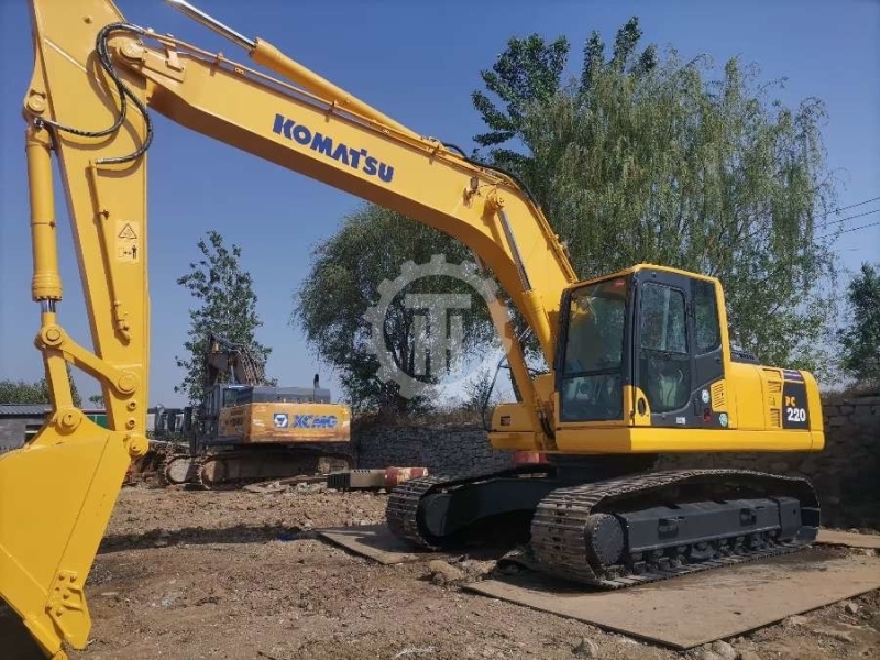 Used Komatsu PC220 for sale 4