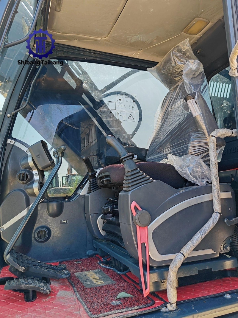 Продается б/у Hyundai 305