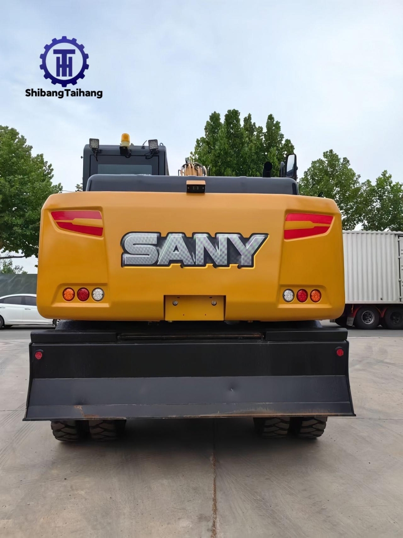 Б/у колёсный экскаватор Sany 155 в продаже