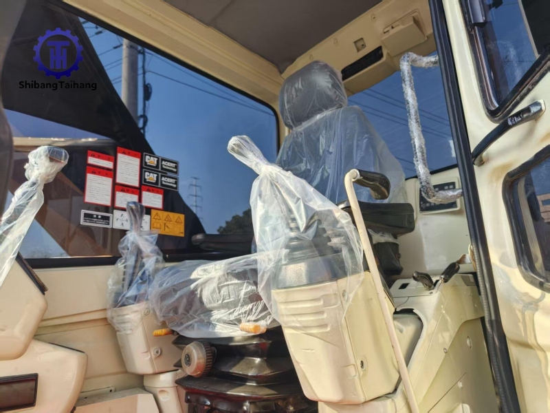 Excavadora Caterpillar 320B Usada en Venta 2