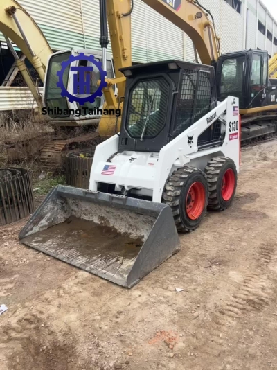 ميني لودر Bobcat S130 مستعمل للبيع