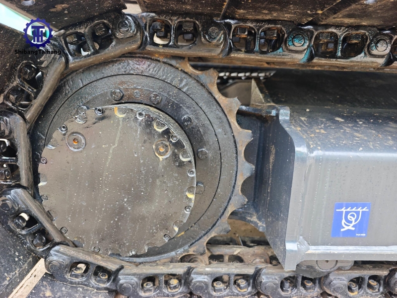 للبيع حفار كوبيلكو SK75 مستعمل