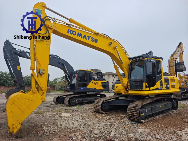 Продается б/у Komatsu 210